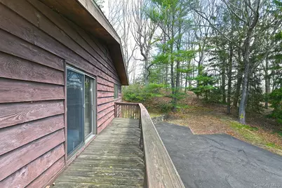 10 Ponderosa Drive, Melville, NY 11747 - Photo 21