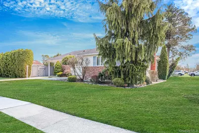 2 Rhonda Lane, Farmingdale, NY 11735 - Photo 19