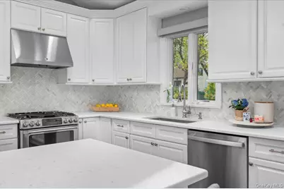 44 Askins Place, New Rochelle, NY 10801 - Photo 11