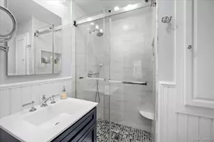 44 Askins Pl, New Rochelle, NY 10801 - Photo 15