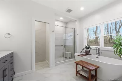 441 S Country Road, Patchogue, NY 11772 - Photo 21