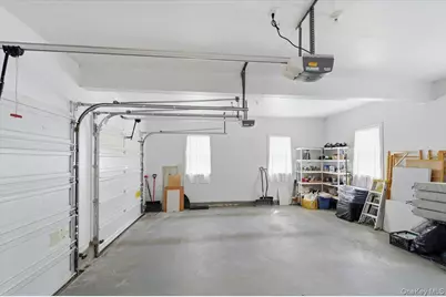 441 S Country Road, Patchogue, NY 11772 - Photo 33