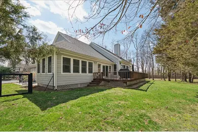 441 S Country Road, Patchogue, NY 11772 - Photo 37