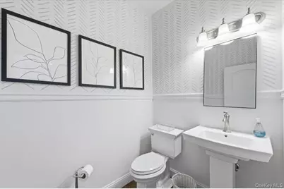 441 S Country Road, Patchogue, NY 11772 - Photo 27