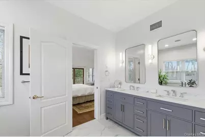 441 S Country Road, Patchogue, NY 11772 - Photo 23