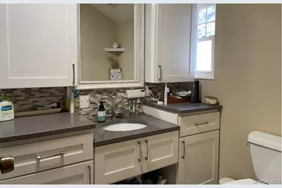 406 Plainview Road, Hicksville, NY 11801 - Photo 13