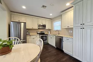 22 Freemont Ln, Coram, NY 11727 - Photo 7