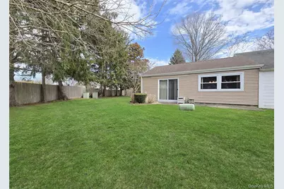 22 Freemont Lane, Coram, NY 11727 - Photo 15
