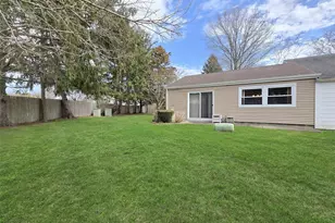 22 Freemont Ln, Coram, NY 11727 - Photo 15