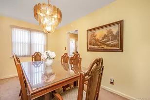 61-43 75th Pl, Middle Village, NY 11379 - Photo 7