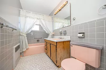 61-43 75th Place, Middle Village, NY 11379 - Photo 17