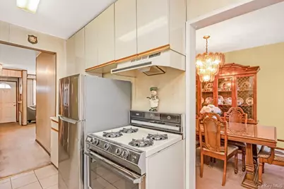 61-43 75th Place, Middle Village, NY 11379 - Photo 11