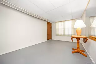 61-43 75th Pl, Middle Village, NY 11379 - Photo 19