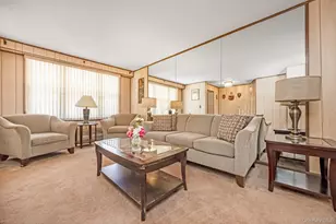 61-43 75th Pl, Middle Village, NY 11379 - Photo 5