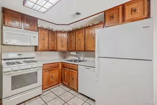 310 Birchwood Rd, Medford, NY 11763 - Photo 13