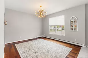 32 Willowbend Ln, Holtsville, NY 11742 - Photo 9