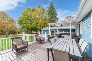 10940 Main Rd, East Marion, NY 11939 - Photo 23