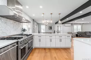 10940 Main Rd, East Marion, NY 11939 - Photo 9