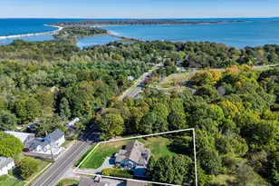 10940 Main Rd, East Marion, NY 11939 - Photo 37