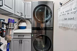 35 Chestnut Ln, Woodbury, NY 11797 - Photo 15