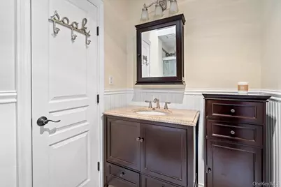 35 Chestnut Lane #71, Woodbury, NY 11797 - Photo 19