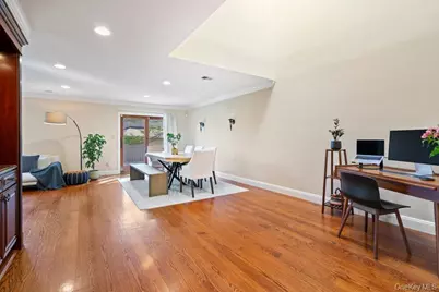 35 Chestnut Lane #71, Woodbury, NY 11797 - Photo 5