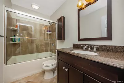 82 Cottonwood Ct. #82, Wantagh, NY 11793 - Photo 15