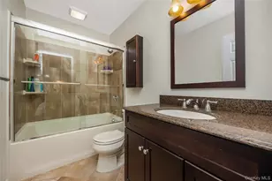 82 Cottonwood Ct, Wantagh, NY 11793 - Photo 15