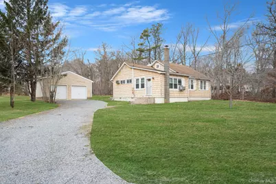 212 Mount Vernon Avenue, Medford, NY 11763 - Photo 1