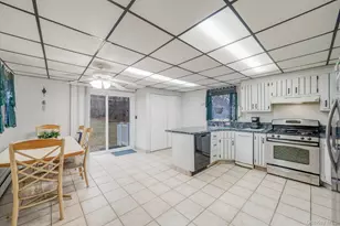 212 Mt Vernon Ave, Medford, NY 11763 - Photo 7