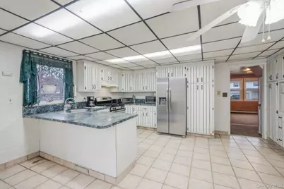 212 Mount Vernon Avenue, Medford, NY 11763 - Photo 5