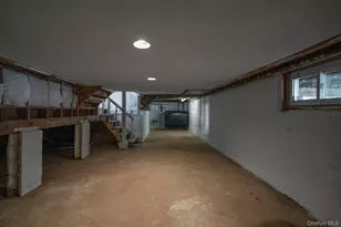 2386 Hampton Ave, Seaford, NY 11783 - Photo 39