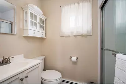 727 Outlook Avenue, West Babylon, NY 11704 - Photo 21