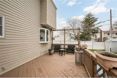 727 Outlook Avenue, West Babylon, NY 11704 - Photo 23