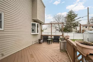 727 Outlook Ave, West Babylon, NY 11704 - Photo 23