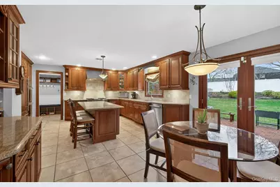 28 Timber Ridge Drive, Commack, NY 11725 - Photo 19