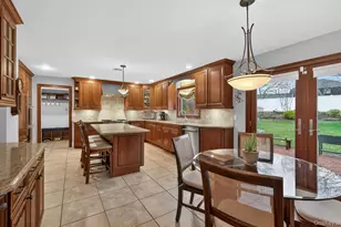 28 Timber Ridge Dr, Commack, NY 11725 - Photo 19