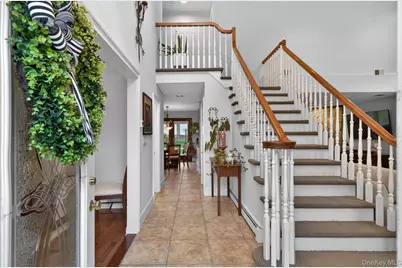 28 Timber Ridge Drive, Commack, NY 11725 - Photo 5