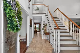 28 Timber Ridge Dr, Commack, NY 11725 - Photo 5