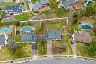 28 Timber Ridge Dr, Commack, NY 11725 - Photo 3