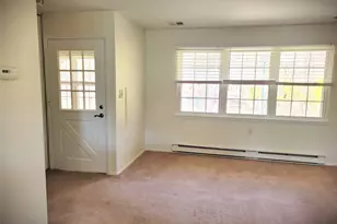 375 Woodbridge Dr, Ridge, NY 11961 - Photo 11