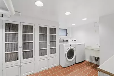 12 Little John Place, White Plains, NY 10605 - Photo 33