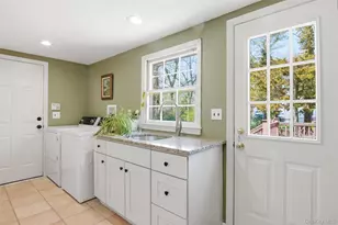 1 Carriage Ct, Stony Brook, NY 11790 - Photo 19