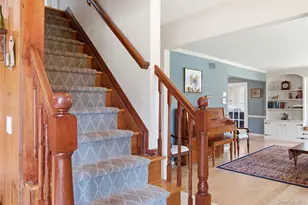1 Carriage Ct, Stony Brook, NY 11790 - Photo 3
