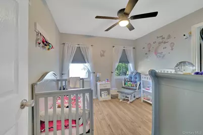 14 W Dogwood Drive, Poughkeepsie, NY 12601 - Photo 11