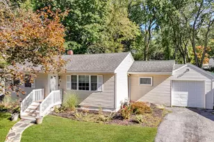 14 W Dogwood Dr, Poughkeepsie, NY 12601 - Photo 23