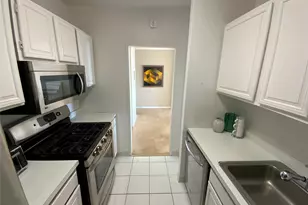 269-10 Grand Central Pkwy, Floral Park, NY 11005 - Photo 11