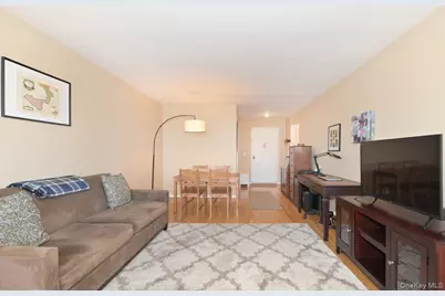 2 Birchwood Court #5H, Mineola, NY 11501 - Photo 1