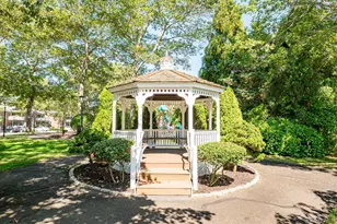 21 Glen Hollow Dr, Holtsville, NY 11742 - Photo 17