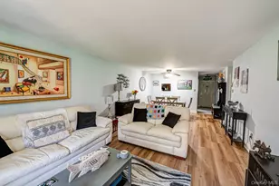 21 Glen Hollow Dr, Holtsville, NY 11742 - Photo 5